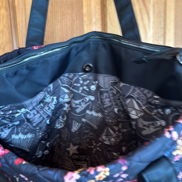 Floral Quilted Tote Bag - Picture 3 of 4